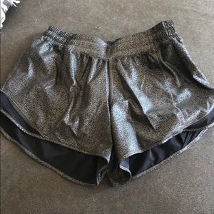 Lululemon hotty hot short long sz8